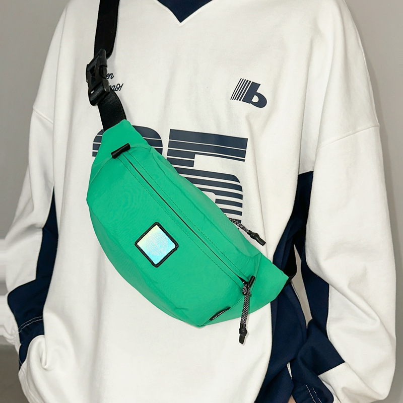 Torba preko tijela od platna – gradska jednostavnost, jesen 2025, zatvarač, 3D vanjska strana