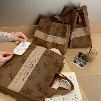 Mu Ming geantă plastică pentru haine cu imprimare a logo-ului | ambalare haine, mâner 50 cm, etichetă privată licențiată disponibilă