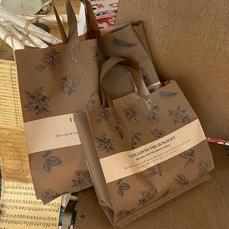 Mu Ming geantă plastică pentru haine cu imprimare a logo-ului | ambalare haine, mâner 50 cm, etichetă privată licențiată disponibilă