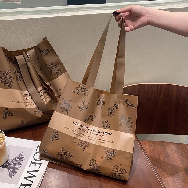 Mu Ming geantă plastică pentru haine cu imprimare a logo-ului | ambalare haine, mâner 50 cm, etichetă privată licențiată disponibilă