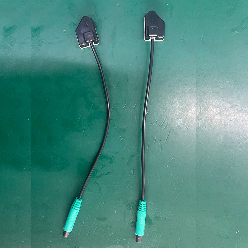 Gaismas brīdinājums par aklo zonu ar BSD spoguļa lēcu, milimetru viļņu radars, 12V, 2 sensori, LED displejs, skaņas signāls