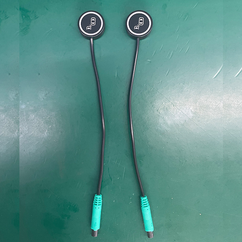 Gaismas brīdinājums par aklo zonu ar BSD spoguļa lēcu, milimetru viļņu radars, 12V, 2 sensori, LED displejs, skaņas signāls