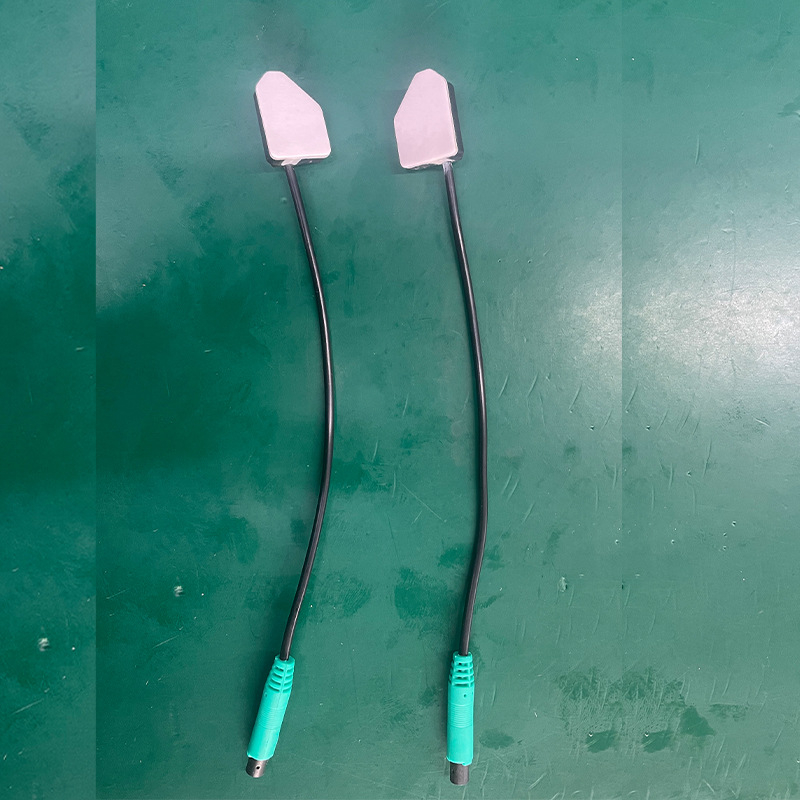 Gaismas brīdinājums par aklo zonu ar BSD spoguļa lēcu, milimetru viļņu radars, 12V, 2 sensori, LED displejs, skaņas signāls