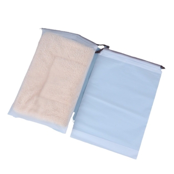 Τσάντα με κορδόνι από EVA, ματ φινίρισμα, τσέπες με μοτίβο αρκούδας, κατασκευή με διπλό στρώμα