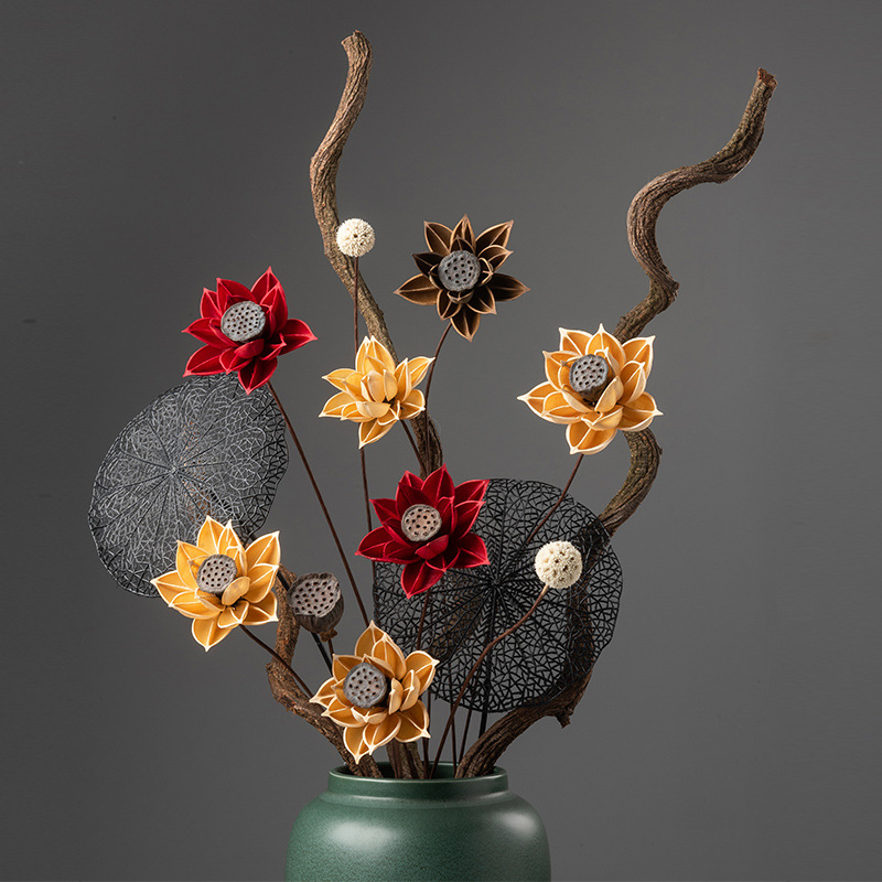 Kuivatatud lillede bukett, käsitööline põrandal seisev dekoratiivne kimp kõrgete okstega ja loodusliku lotose seemnepodiga (Tüüp: Lilled; Klassifikatsioon: Kuivatatud lilled veenidega; Bränd: Zen Garden; Kasutus: Bukett; Põhjalik ruum: Elutuba)