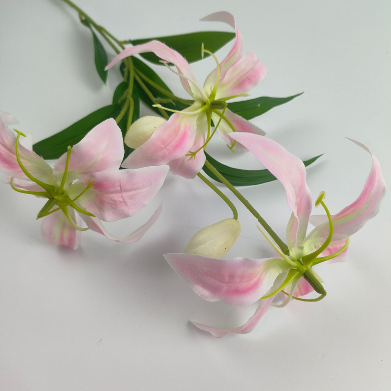 Művirág lángoló liliom gyümölcs díszítéssel (Márka: Lin xin crafts; Kód: Flame lily--yd03; Anyagok: műanyag, rugalmas gumi, selyemvirágok; Használat: esküvő, kültér, fotó kellékek)