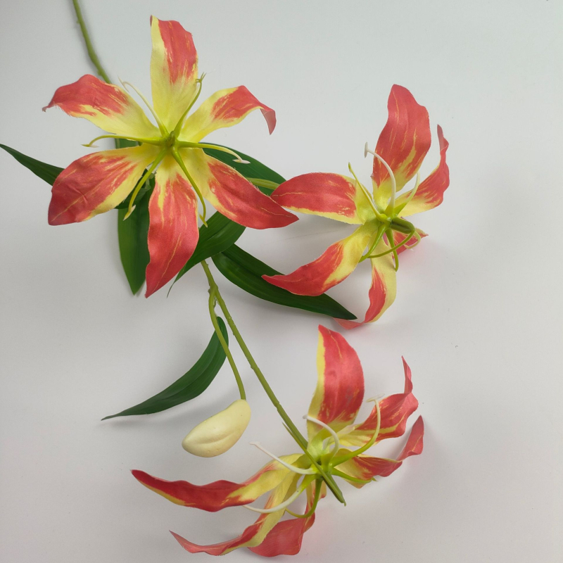 Művirág lángoló liliom gyümölcs díszítéssel (Márka: Lin xin crafts; Kód: Flame lily--yd03; Anyagok: műanyag, rugalmas gumi, selyemvirágok; Használat: esküvő, kültér, fotó kellékek)