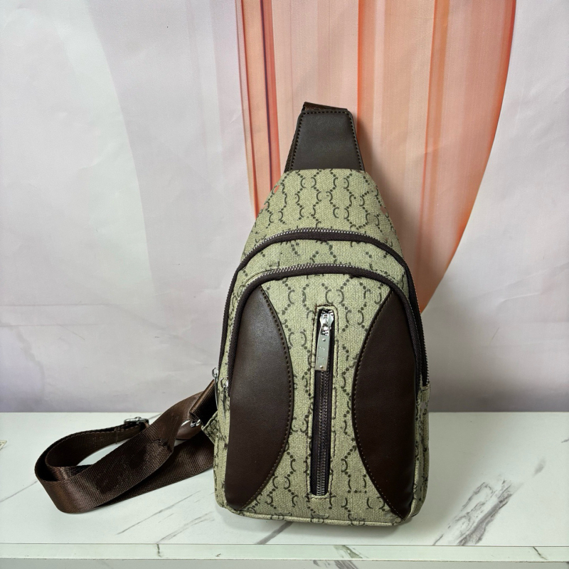 Ženska crossbody torbica u urbanom minimalističkom stilu, PU koža, poliester podstava, zatvarač, unutarnji džepovi za telefon i ID.