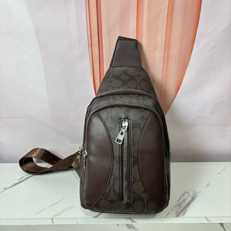 Ženska crossbody torbica u urbanom minimalističkom stilu, PU koža, poliester podstava, zatvarač, unutarnji džepovi za telefon i ID.