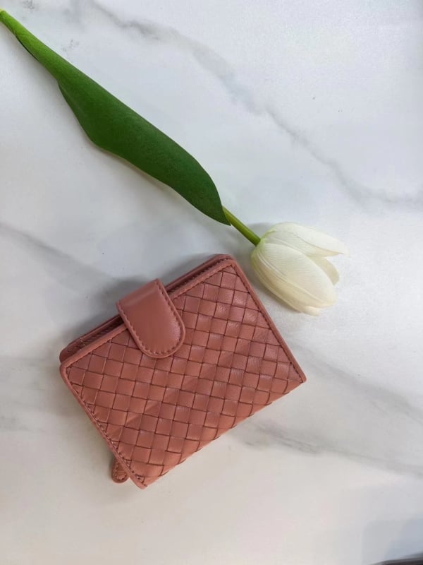 Дамски бифолд портфейл от естествена кожа с текстура на овча кожа, множество джобове за карти и монетник