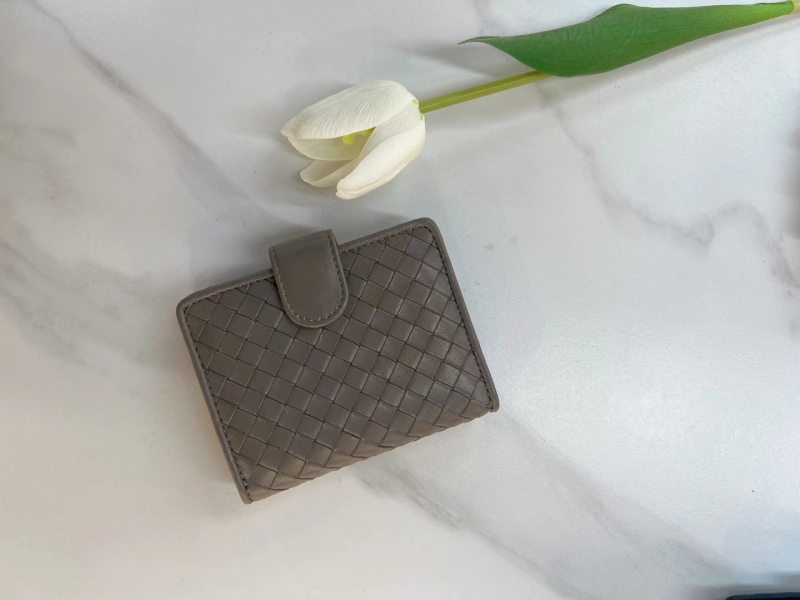 Дамски бифолд портфейл от естествена кожа с текстура на овча кожа, множество джобове за карти и монетник