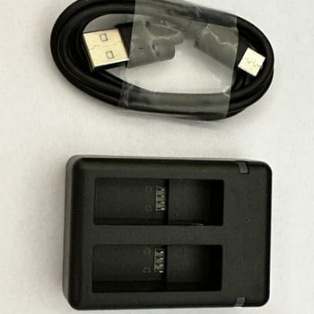 Φορτιστής Insta360 Ace (MSO-0018) - πλαστικό περίβλημα, περιλαμβάνεται καλώδιο φόρτισης