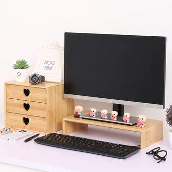 Trojposchodový stolný vyvýšený stojan na počítač — drevený/bambusový materiál, jednoduchý moderný štýl; viacúčelový organizér s úložiskom pre kozmetiku, na stole a do izby; bez montáže.