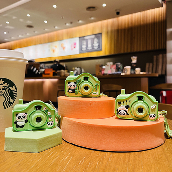 Kulcstartó Panda – rajzfilm stílusú, világító projekció, PVC, Three Pomelo