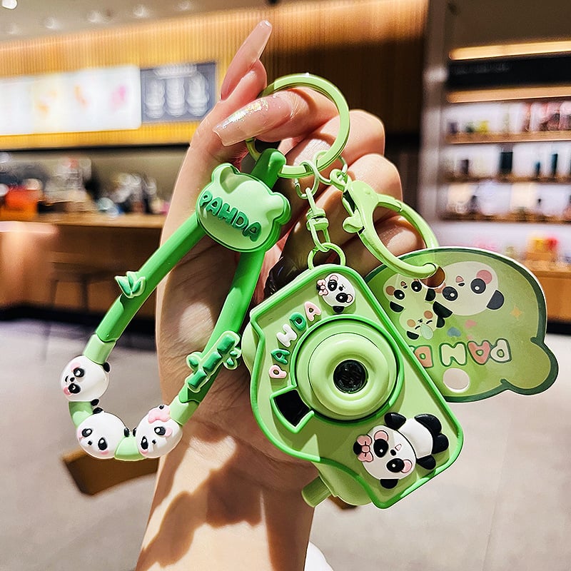 Kulcstartó Panda – rajzfilm stílusú, világító projekció, PVC, Three Pomelo