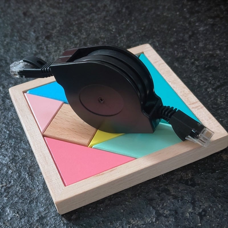 Behúzható CAT6 Ethernet kábel, RJ-45 csatlakozás, Gigabit sebesség, laptopok és asztali számítógépekhez, PU+ABS ház.