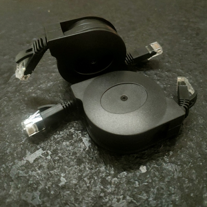 Behúzható CAT6 Ethernet kábel, RJ-45 csatlakozás, Gigabit sebesség, laptopok és asztali számítógépekhez, PU+ABS ház.