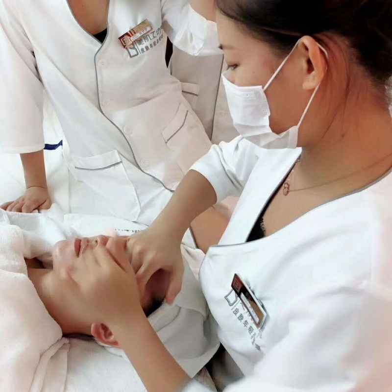 Korejski stil visoke klase unisex radna odjeća za kozmetički salon s krznenim ovratnikom, rukavi 5/4, anti-prljav završetak, tkanina 95%+ spandex, proljeće 2025