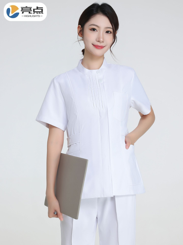 Sestra dvojdielna uniforma, dlhé rukávy, materiál odvádzajúci vlhkosť, 90–95% polyester, bavlna <30%, štandardná dĺžka