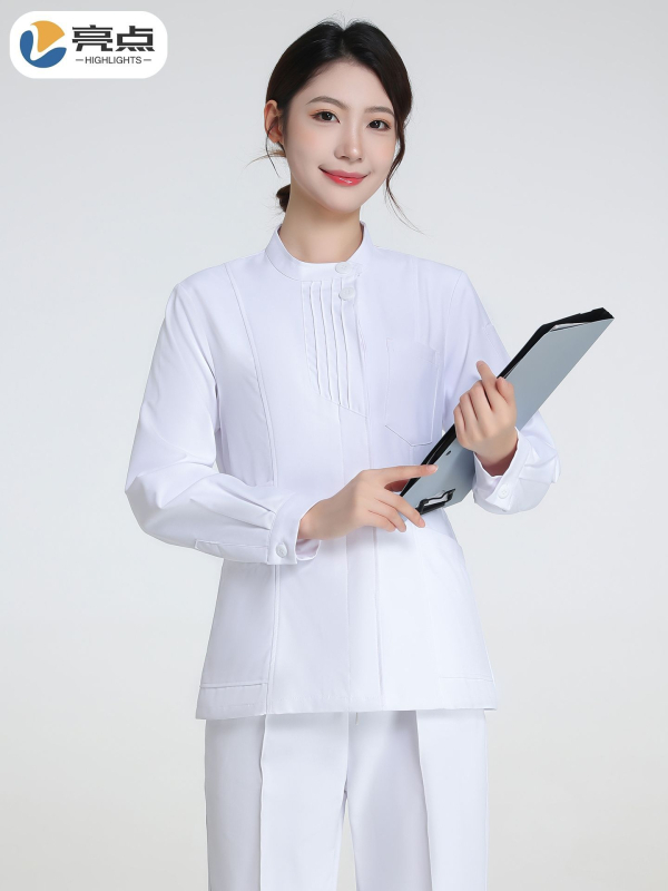 Sestra dvojdielna uniforma, dlhé rukávy, materiál odvádzajúci vlhkosť, 90–95% polyester, bavlna <30%, štandardná dĺžka