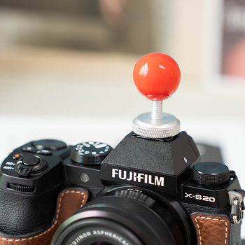 Kryt hot shoe pre Fuji fotoaparát, Model X, hliníková zliatina, vydané v roku 2024
