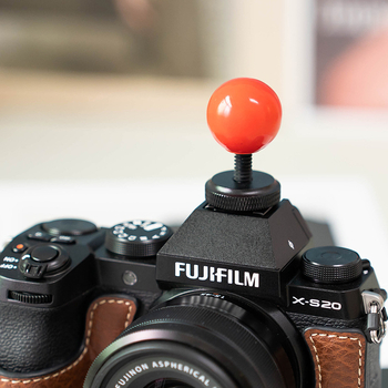 Kryt hot shoe pre Fuji fotoaparát, Model X, hliníková zliatina, vydané v roku 2024