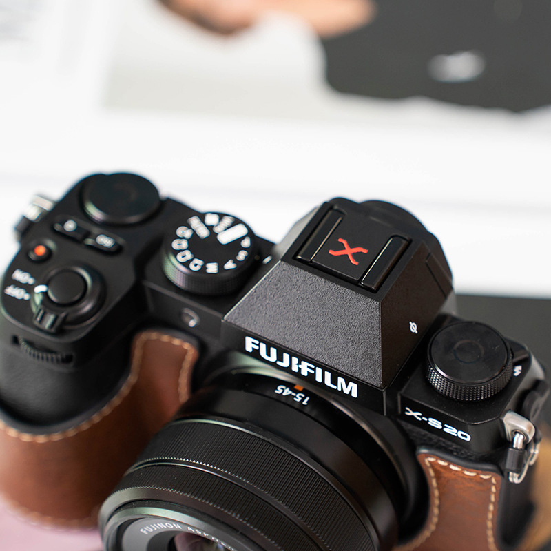 Kryt hot shoe pre Fuji fotoaparát, Model X, hliníková zliatina, vydané v roku 2024