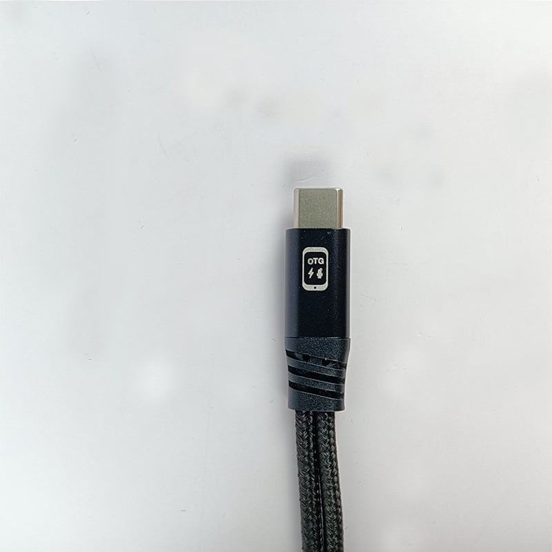 OTG USB-C adapter za Apple i Android s passthrough napajanjem; podržava USB disk, miš i audio sučelje za live streaming