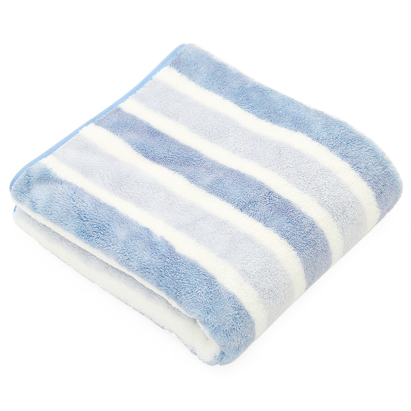 Kutyák számára nedvszívó fürdőlepedő, 80% poliészter + 20% poliamid, véletlenszerű csomagolás