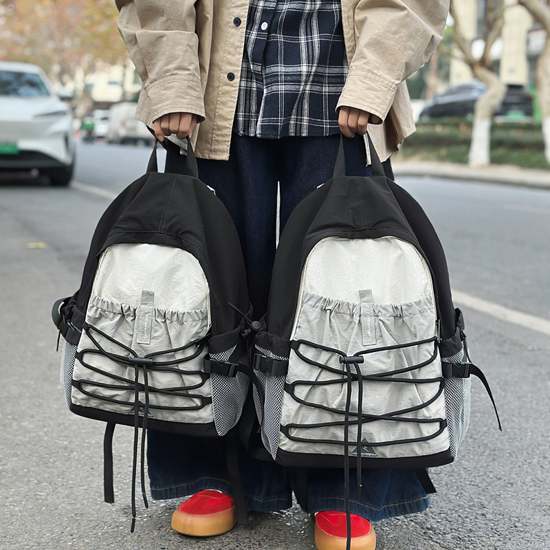 Najlon ruksak ultralak za slobodno vrijeme i planinarenje, kapacitet ispod 20 L, kompatibilan s 14-inčnim laptopom, naramenice s zračnim jastučnicama