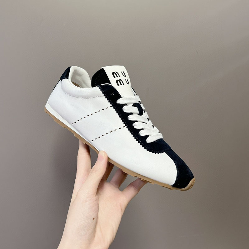 Forrest Gump inspirált női edzőcipő fűzős, nubuk bőr felsőrész, kerek orr, gumírozott talp, természetes bőr belső talp