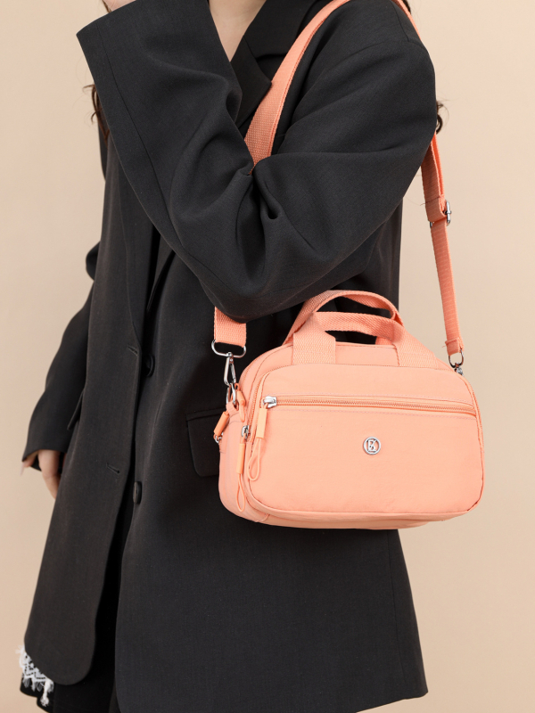 Geantă crossbody pentru femei, velur, formă ovală, închidere cu fermoar, compartimente interne: buzunar cu fermoar și buzunar pentru telefon, curea pe un umăr, stil urban simplu, pentru uz zilnic