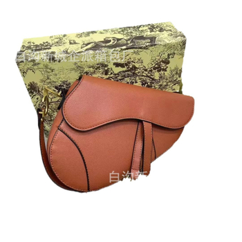 Geantă de umăr casual pentru femei, stil urban Saddle Bag, material PU, închidere cu capac, buzunar interior cu fermoar (Simplitate urbană; PU; Saddle Bag; Închidere cu capac; Buzunar interior cu fermoar)