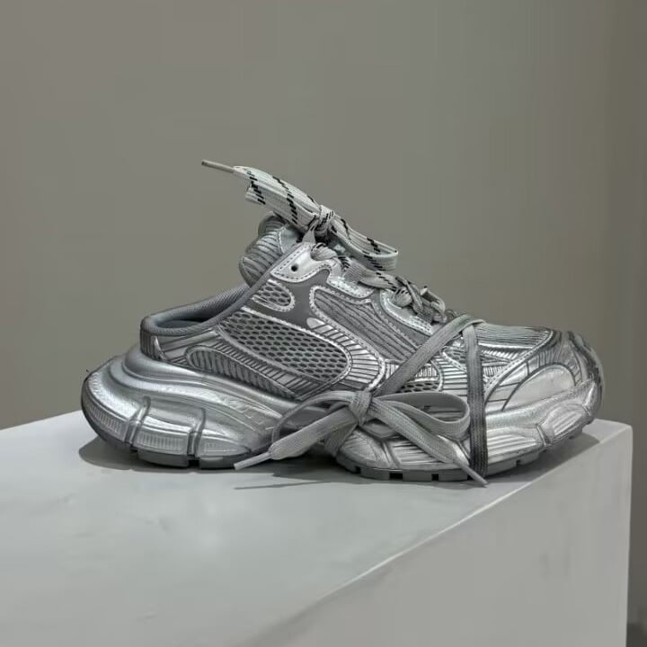 Női dad shoes platformos magasságnövelő cipő, retro casual sneaker; felsőrész: másodlagos marhabőr + műbőr + textil; belső PU; gumírozott talp; alacsony felső.