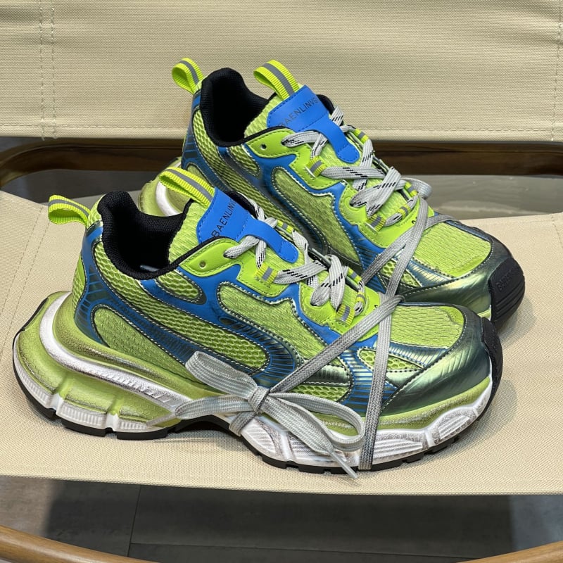 Női dad shoes platformos magasságnövelő cipő, retro casual sneaker; felsőrész: másodlagos marhabőr + műbőr + textil; belső PU; gumírozott talp; alacsony felső.