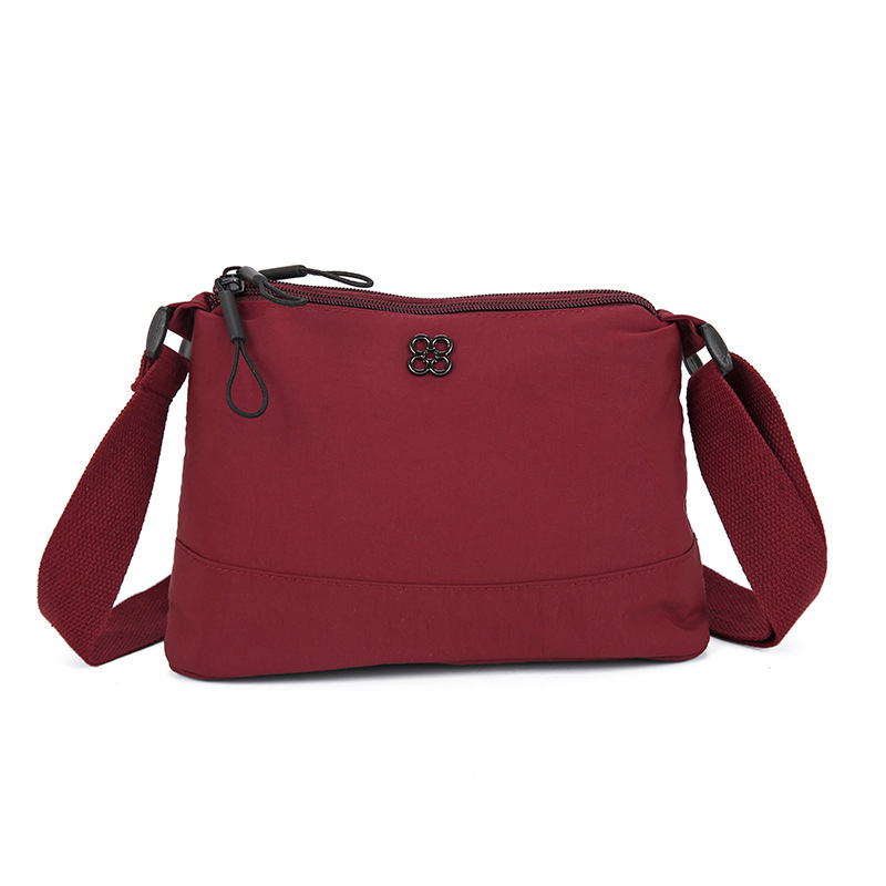 Geantă de umăr din nailon impermeabilă pentru femei - închidere cu fermoar, căptușeală din poliester, formă orizontală dreptunghiulară, buzunar pentru telefon, bretea simplă