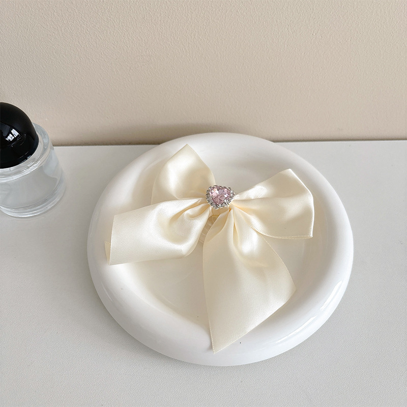 Rhinestone masnival díszített asztali telefonállvány gyűrűtartóval, műanyag, általános stílus