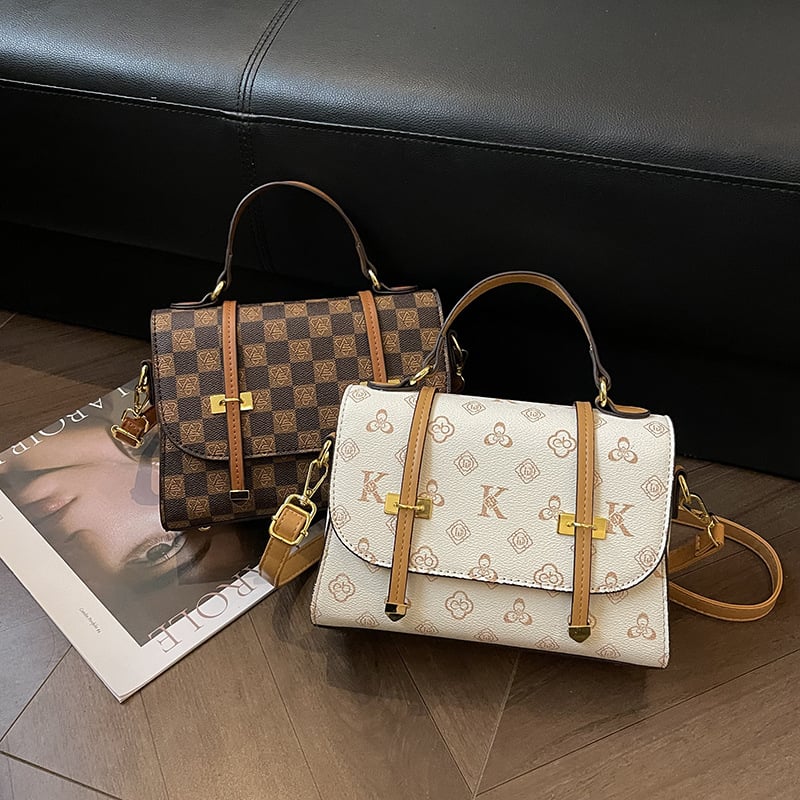 PU anyagú crossbody női táska, városi egyszerű stílus, horizontális négyzet alakú forma, fedél típusú zárás.