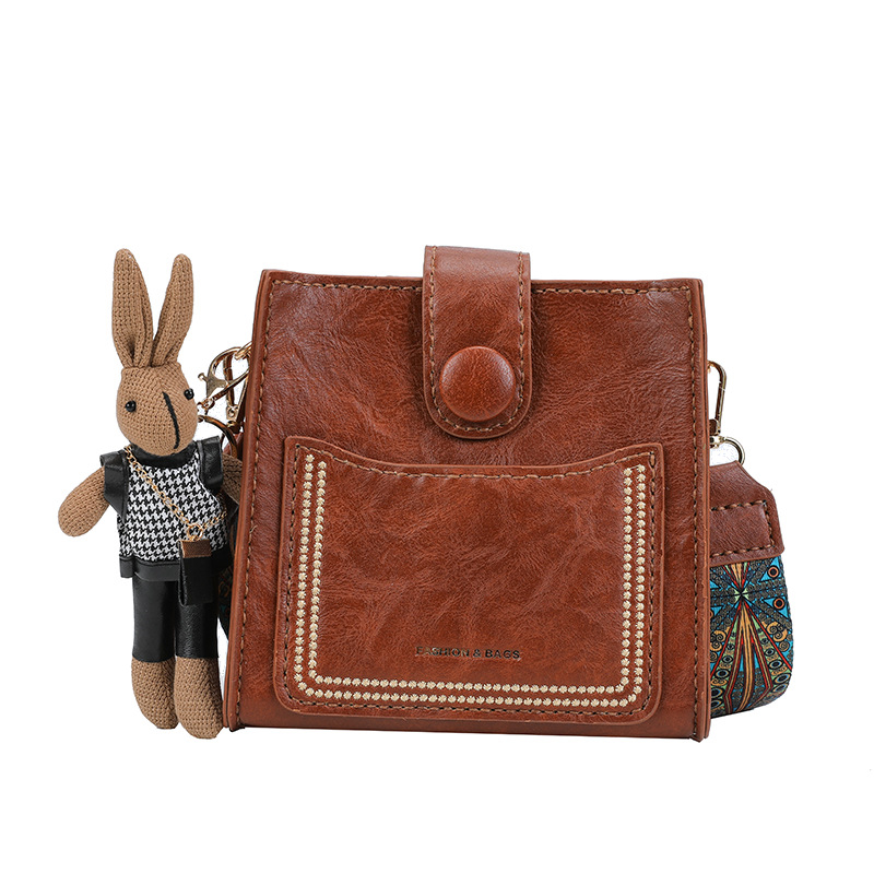 PU crossbody bucket torba, magnetska kopča, vertikalni kvadratni oblik, trodimenzionalni dizajn