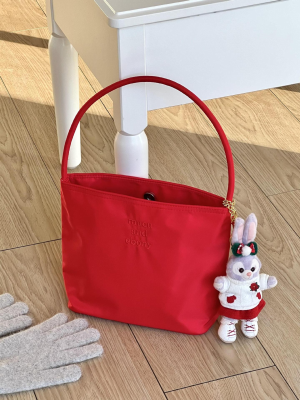 Bucket bag din nylon, stil urban minimalist, siluetă pătrată mică, formă orizontală pătrată, fermoar