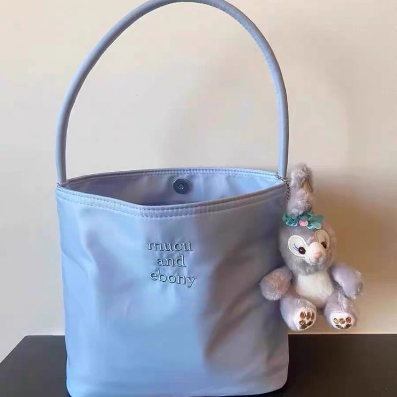 Bucket bag din nylon, stil urban minimalist, siluetă pătrată mică, formă orizontală pătrată, fermoar