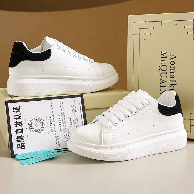 Adidași unisex cu vârf rotund, partea superioară din PU, înălțimea tocului 3–5 cm, talpă interioară din latex, talpă injectată.