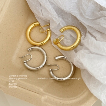 Meďové duté kruhové náušnice s geometrickým tvarom, elektroplatovaná úprava, vintage štýl, zapínanie s postou zo striebra 925