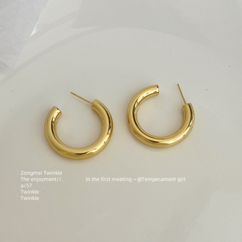 Meďové duté kruhové náušnice s geometrickým tvarom, elektroplatovaná úprava, vintage štýl, zapínanie s postou zo striebra 925