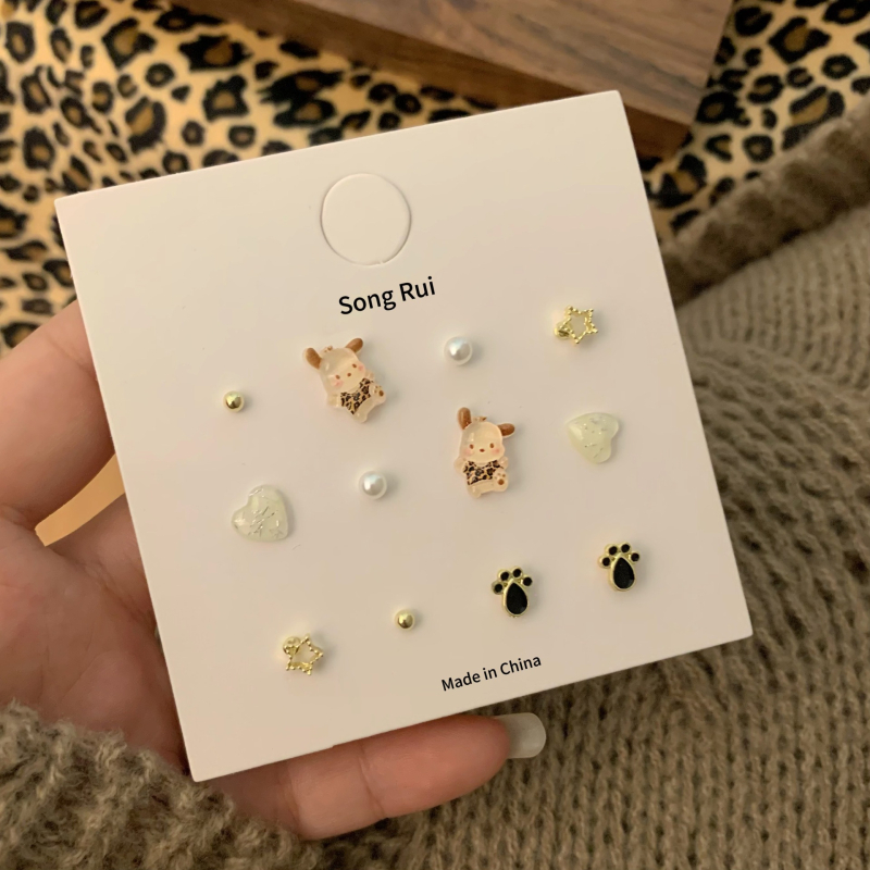 Sada náušníc: mašľa a zvieracie karikatúry v štýle, srdiečkové perlové akcenty; materiál: zliatina; ucho: meď; povrchová úprava: elektroplatovanie; štýl: japonsko-kórejský