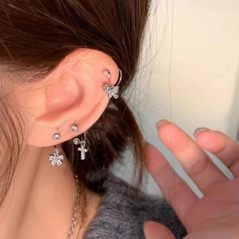 Náušnice zo zirkónu, U-tvarovaná podkova a skrutkovacie háčiky, zliatina – elektroplating, nehrdzavejúca oceľ, jar 2024