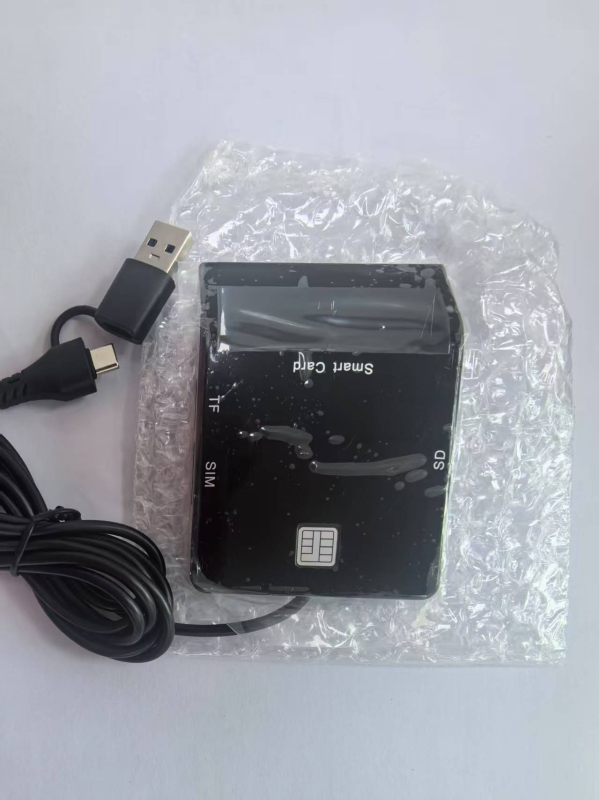 USB čitač pametnih kartica sa podrškom SIM/SD čipa; vanjska instalacija; kompatibilan s više OS-a; OEM i ispis logotipa dostupni