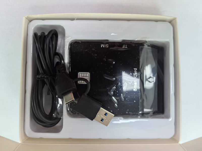 USB čitač pametnih kartica sa podrškom SIM/SD čipa; vanjska instalacija; kompatibilan s više OS-a; OEM i ispis logotipa dostupni