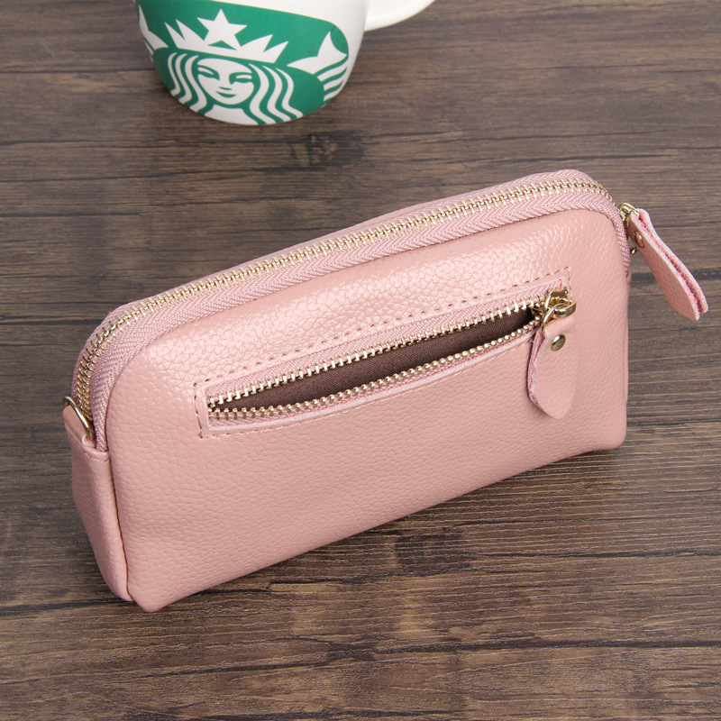 Дамска кожена клъч чанта, урбан стил, едноцветна, с една сгъвка и полиестерна подплата