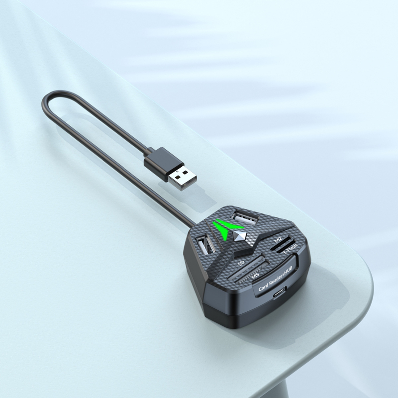 USB 2.0 hub s RGB LED-om i kombiniranim čitačem kartica SD/MS/M2/TF, s gumbom